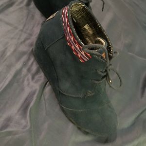 TOMS Desert Wedges! Worn once sz 7 1/2